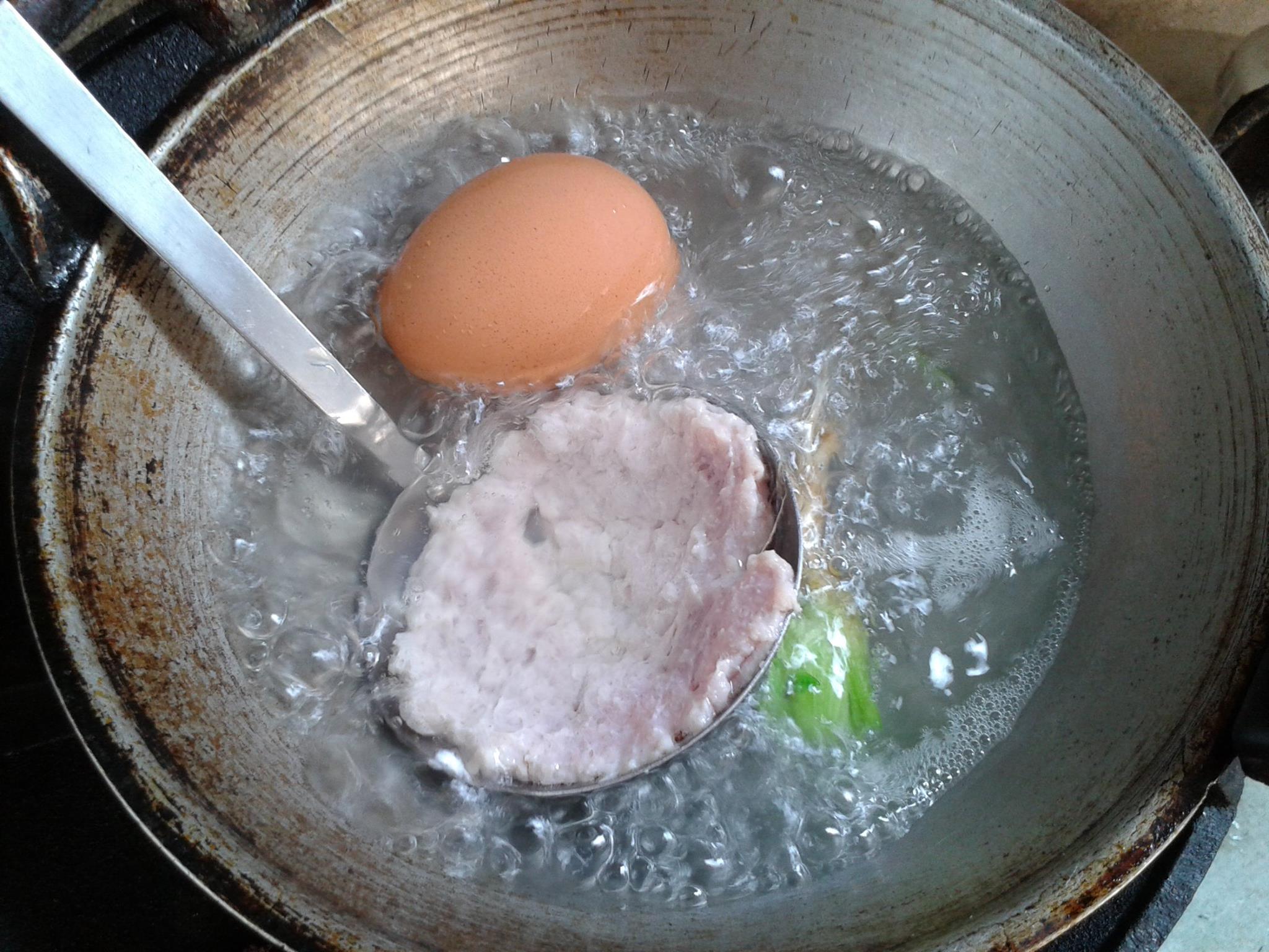 บะหมี่หมูบดไข่มะตูม สูตรอาหาร วิธีทำ แม่บ้าน