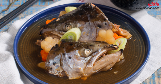 หัวปลาแซลมอนตุ๋นโชยุ