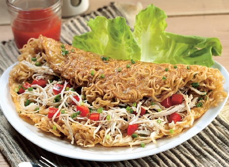 Chicken Noodle Omelet สูตรอาหาร วิธีทำ แม่บ้าน