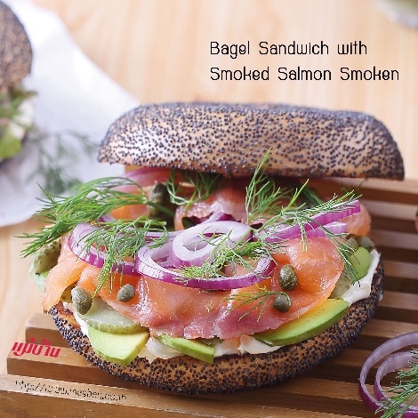 Bagel Sandwich with Smoked Salmon Smoken  สูตรอาหาร วิธีทำ แม่บ้าน