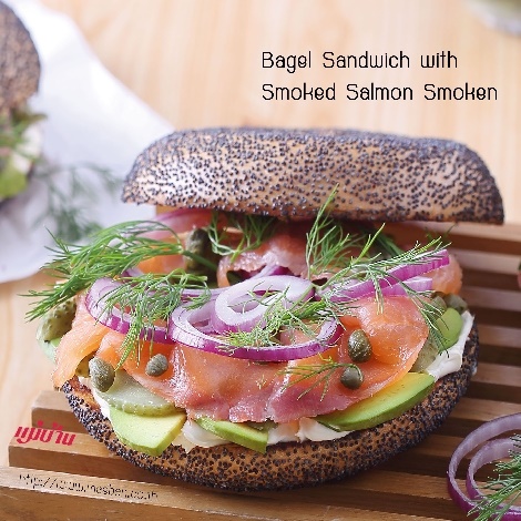 Bagel Sandwich with Smoked Salmon Smoken สูตรอาหาร วิธีทำ แม่บ้าน