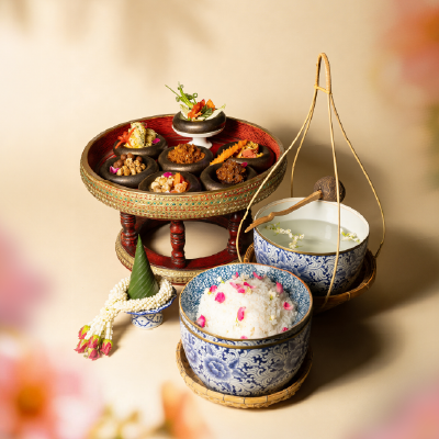 สัมผัสเสน่ห์ฤดูร้อนแบบไทย กับ “ข้าวแช่” เมนูคลายร้อนสุดประณีต ตลอดเดือน ที่ ห้องอาหาร ซาวิโอ โรงแรม ชาเทรียม แกรนด์ กรุงเทพฯ