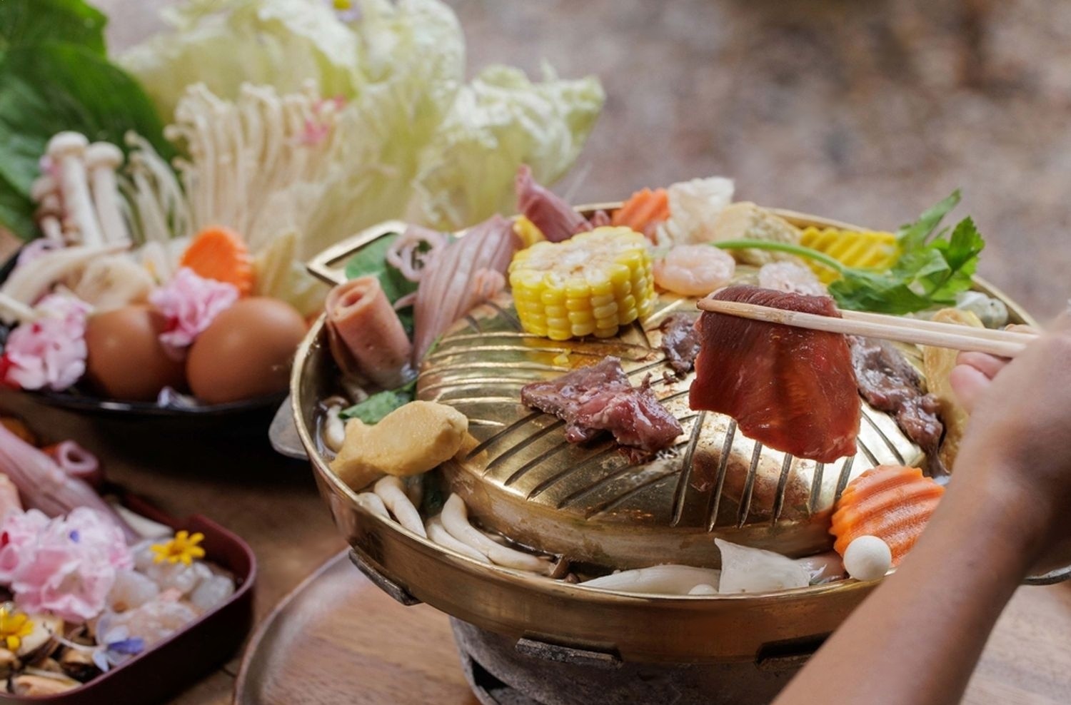 สายปิ้งย่างเตรียมตัว! ททท. ชวนตะลุยกินทั่ว 55 เมืองน่าเที่ยว กับแคมเปญ ‘เที่ยวนี้มีหมูกระทะ’  รวมร้านเด็ด ร้านดัง เสิร์ฟความอร่อยแบบจุกๆ พร้อมกิจกรรม Top Spender ยิ่งกิน ยิ่งเที่ยว ยิ่งสะสมยอด ยิ่งลุ้นรางวัลสุดพิเศษ!
