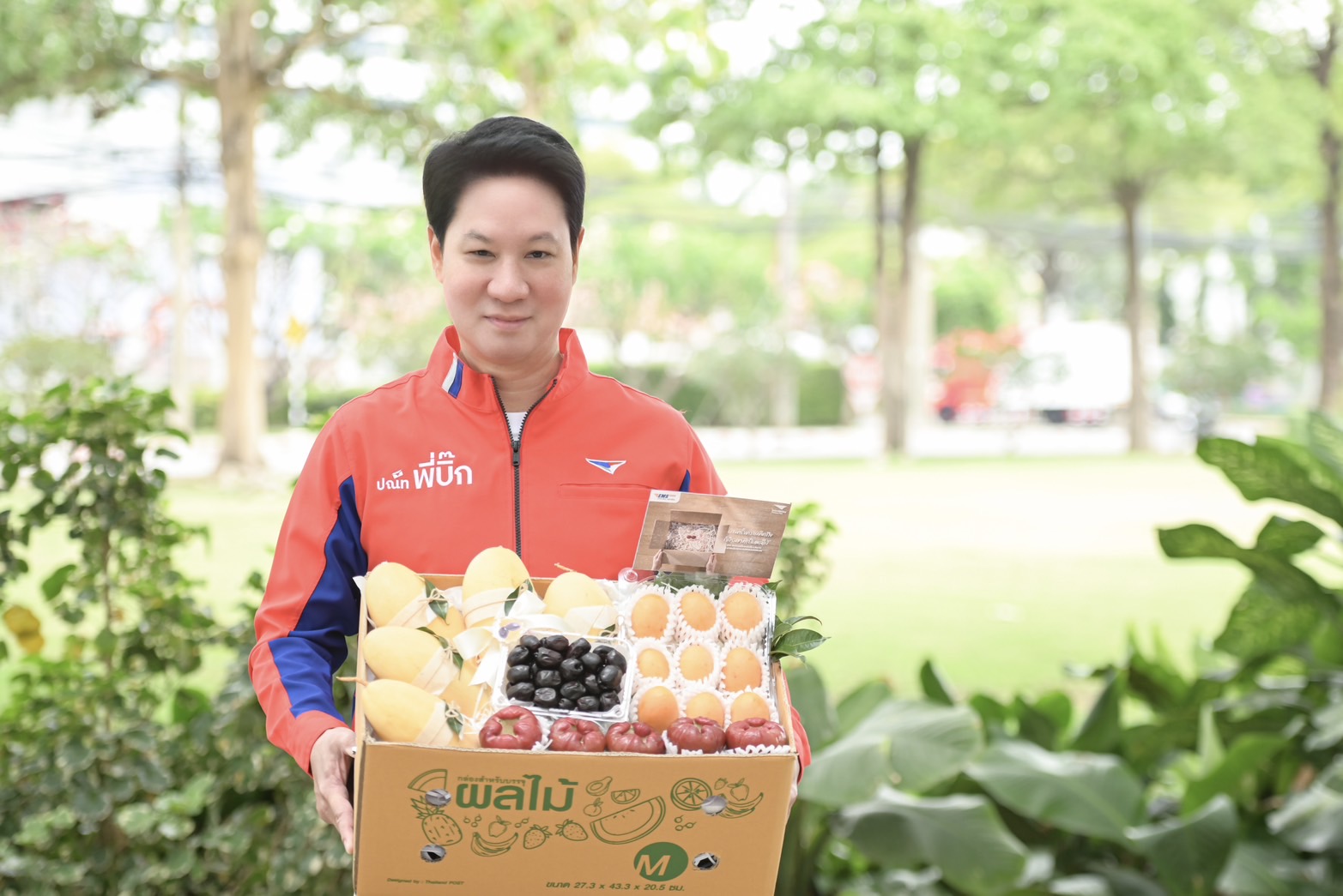 สดยกสวน เสิร์ฟตรงถึงบ้าน! ไปรษณีย์ไทยดันบริการ “EMS ส่งด่วนผลไม้สด” ทั่วไทย เริ่มต้นเพียง 60 บาท!