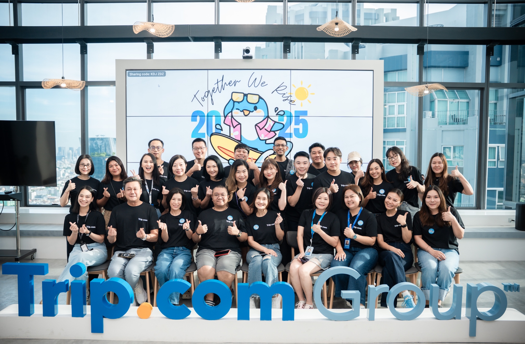 Trip.com Group Thailand คว้า 3 รางวัล ตอกย้ำองค์กรที่น่าทำงานที่สุดในเอเชีย จากเวที HR Asia Best Companies to Work for in Asia 2025