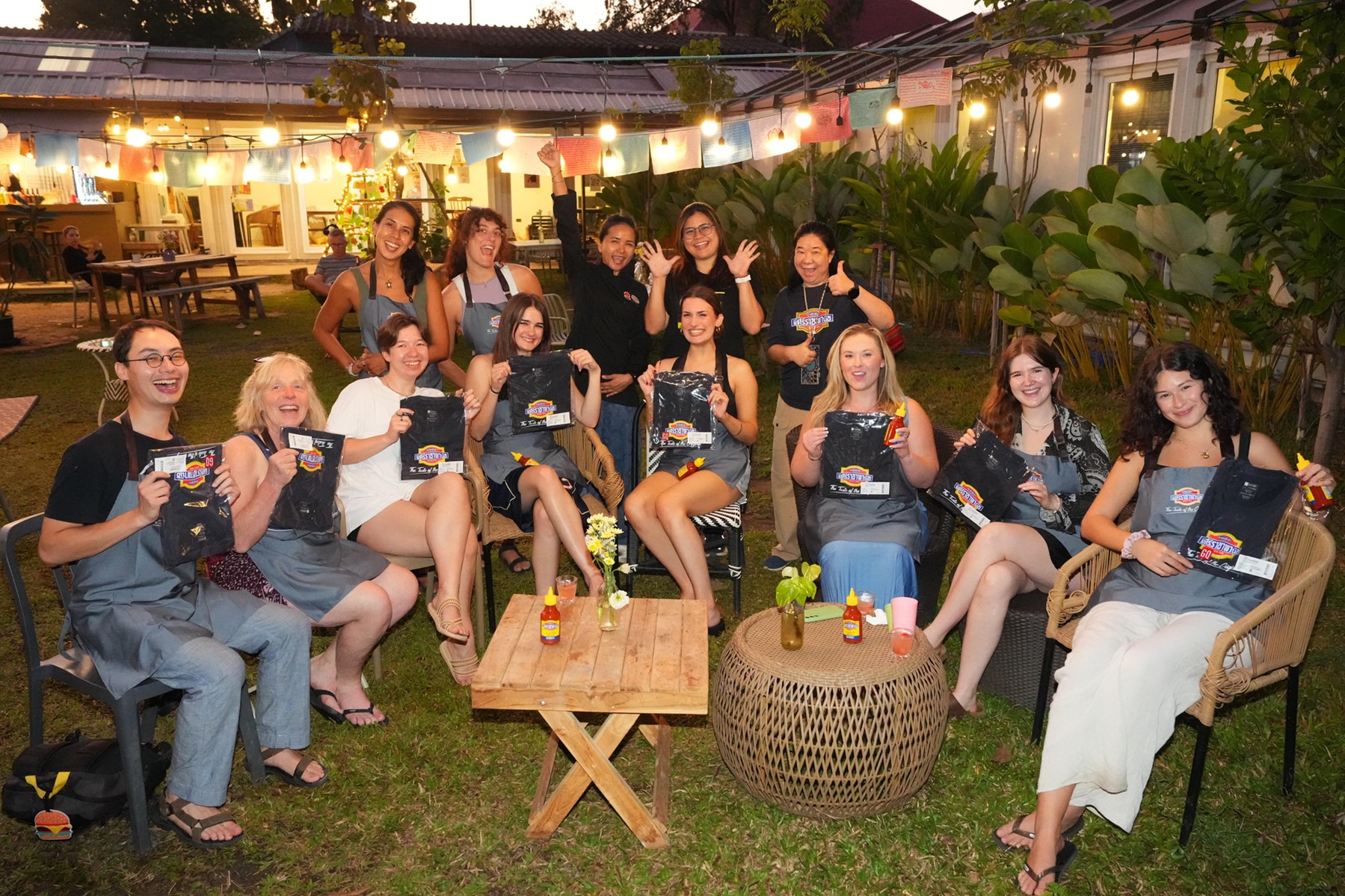    ซอสพริกศรีราชาพานิช x The Yard Hostel เชียงใหม่ ชวนนักท่องเที่ยวต่างชาติสัมผัสเสน่ห์อาหารไทยผ่าน Cooking Class  สำนักพิมพ์แม่บ้าน