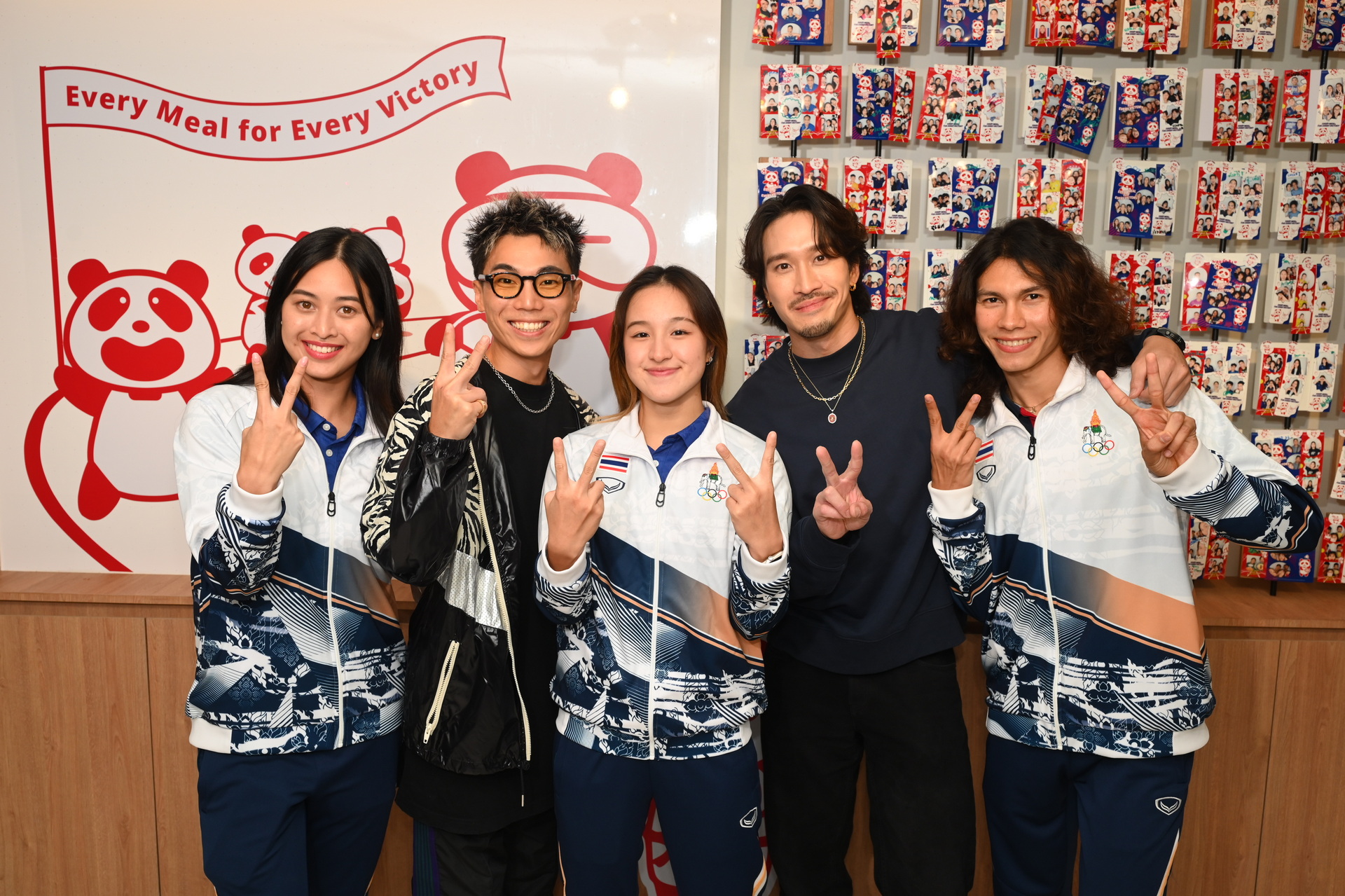 “มินต์–ชมพู่–จิมมี่” พาทัวร์แคนทีนนักกีฬา “Ajinomoto Victory Canteen”  ดวลเกมสุดมัน ส่งกำลังใจเคาท์ดาวน์ซีเกมส์ 2025!