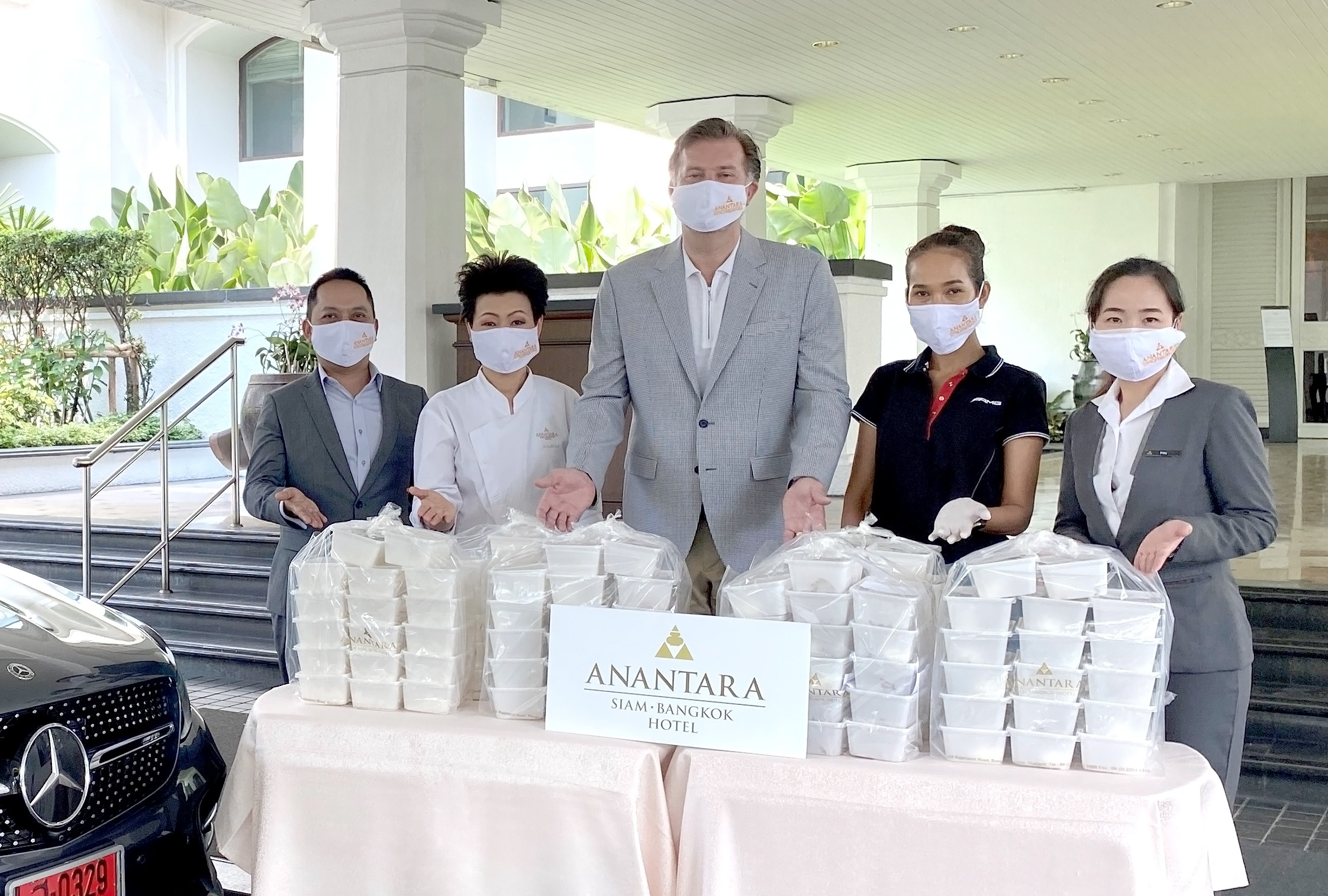 โรงแรมอนันตรา สยาม กรุงเทพ ส่งมอบอาหารถึงผู้เดือดร้อนช่วงวิกฤตไวรัสโควิด-19