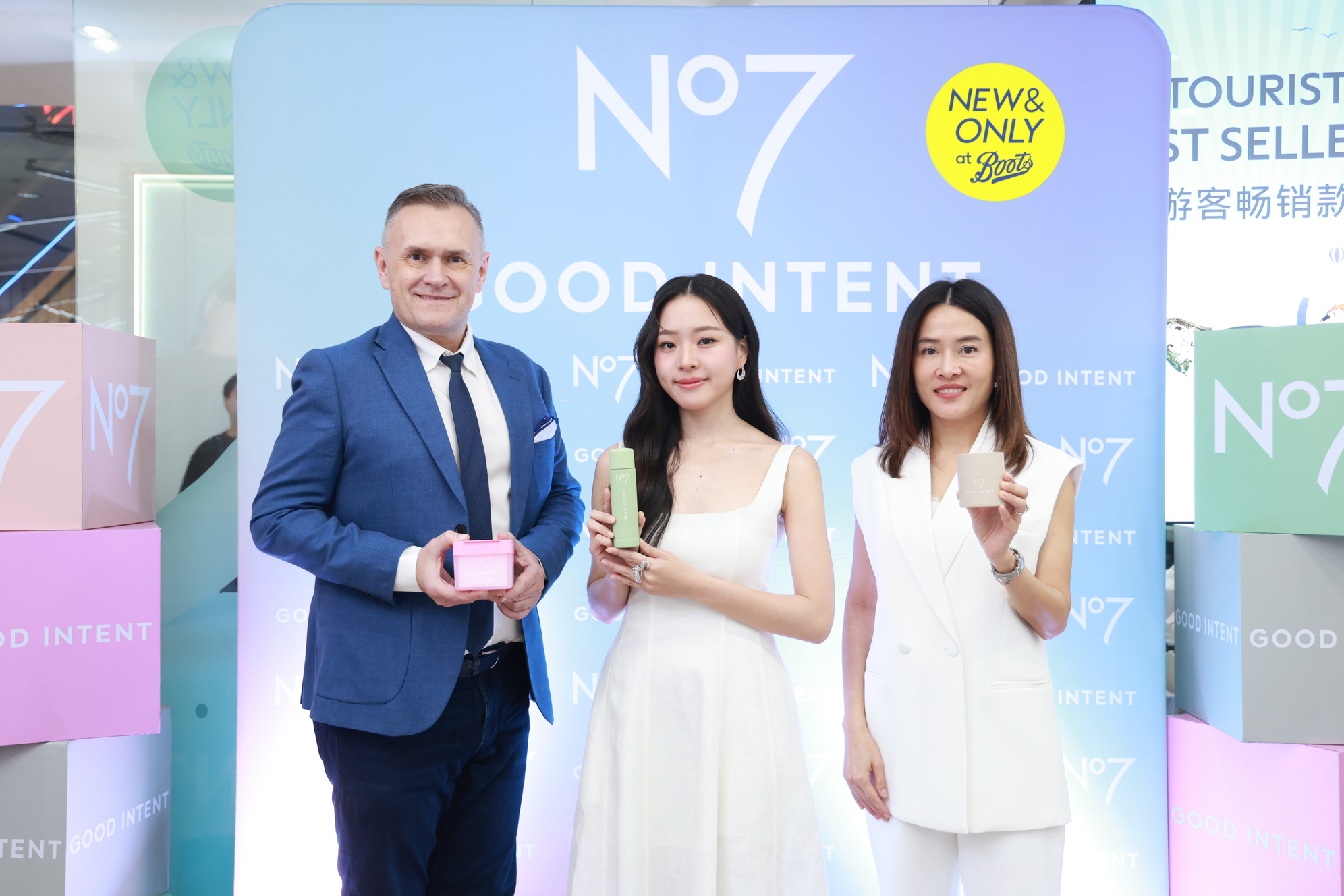 Boots เปิดเกมรุกตลาดสกินแคร์ รับเทรนด์ ‘Glass Skin’ มาแรง  ส่ง “No7 Good Intent” ครองใจคนรุ่นใหม่ ตอกย้ำวิสัยทัศน์ผู้นำสุขภาพและความงามที่ยั่งยืน พร้อมแนวคิด “กลาสสกินผิวใส ฉ่ำไว ไม่มัน” สำนักพิมพ์แม่บ้าน