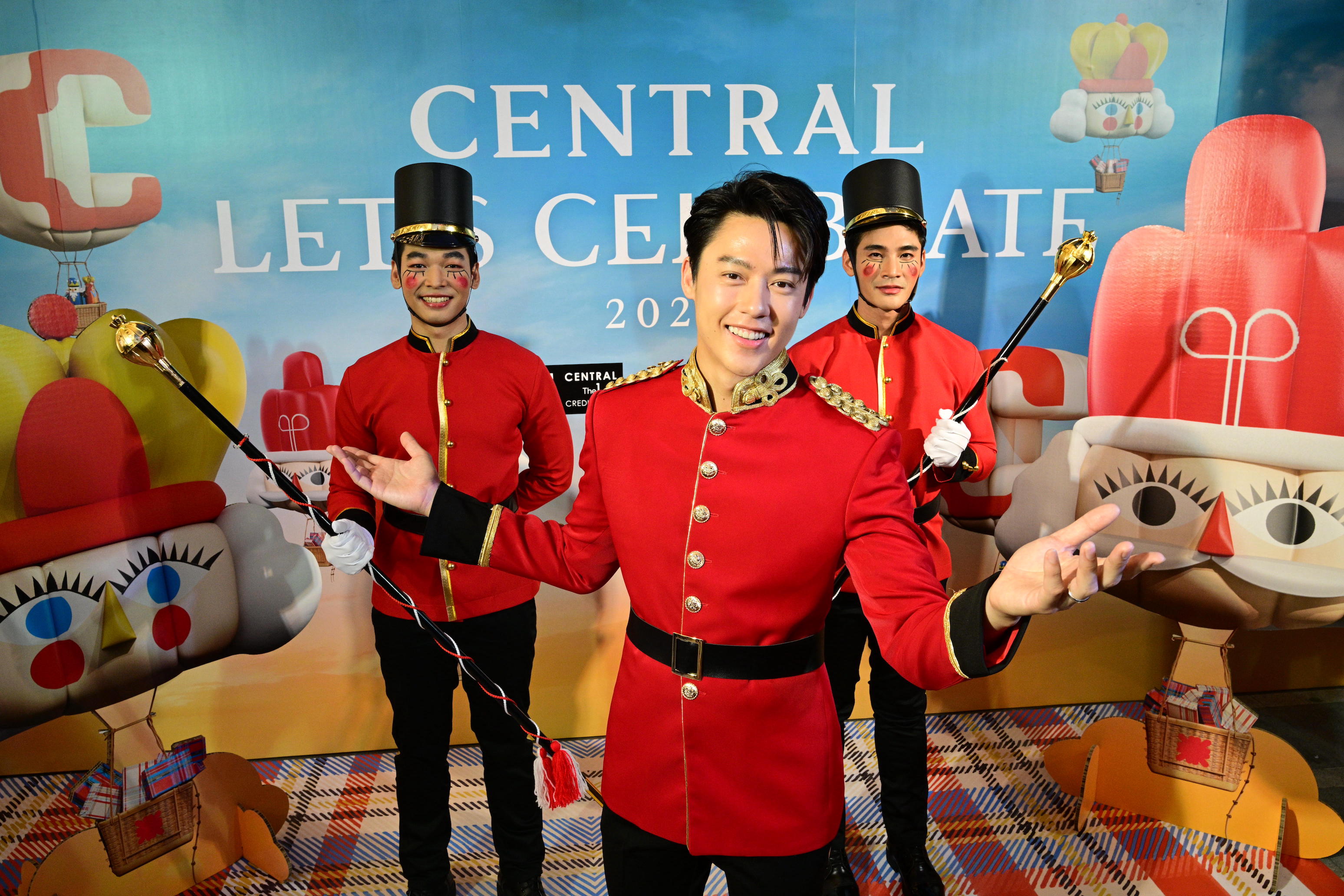  “ห้างเซ็นทรัล” ยกบรรยากาศคริสต์มาสส่งตรงจากลอนดอนมาไว้ที่เมืองไทย  ชวนฉลองช่วงเวลาแห่งความสุขกับ “CENTRAL LET’S CELEBRATE 2024”  ตื่นตากับแลนด์มาร์กบอลลูนยักษ์ จัดเต็มกิจกรรมสุดสนุก เพื่อมอบประสบการณ์เฟสทีฟที่ดีที่สุด