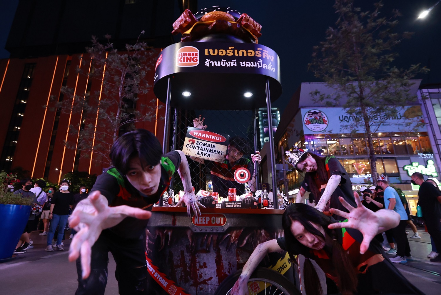 จัดเต็มความสนุกสุดหลอน! เบอร์เกอร์คิง เปิดตัว “Burger King Ghost Store”  ร้านขังผี ป๊อป อัพ สโตร์ ใจกลางสยามครั้งแรกในไทย พร้อมชวนลิ้มรส “Ghost Burger” เมนูพิเศษเฉพาะเทศกาลฮาโลวีน