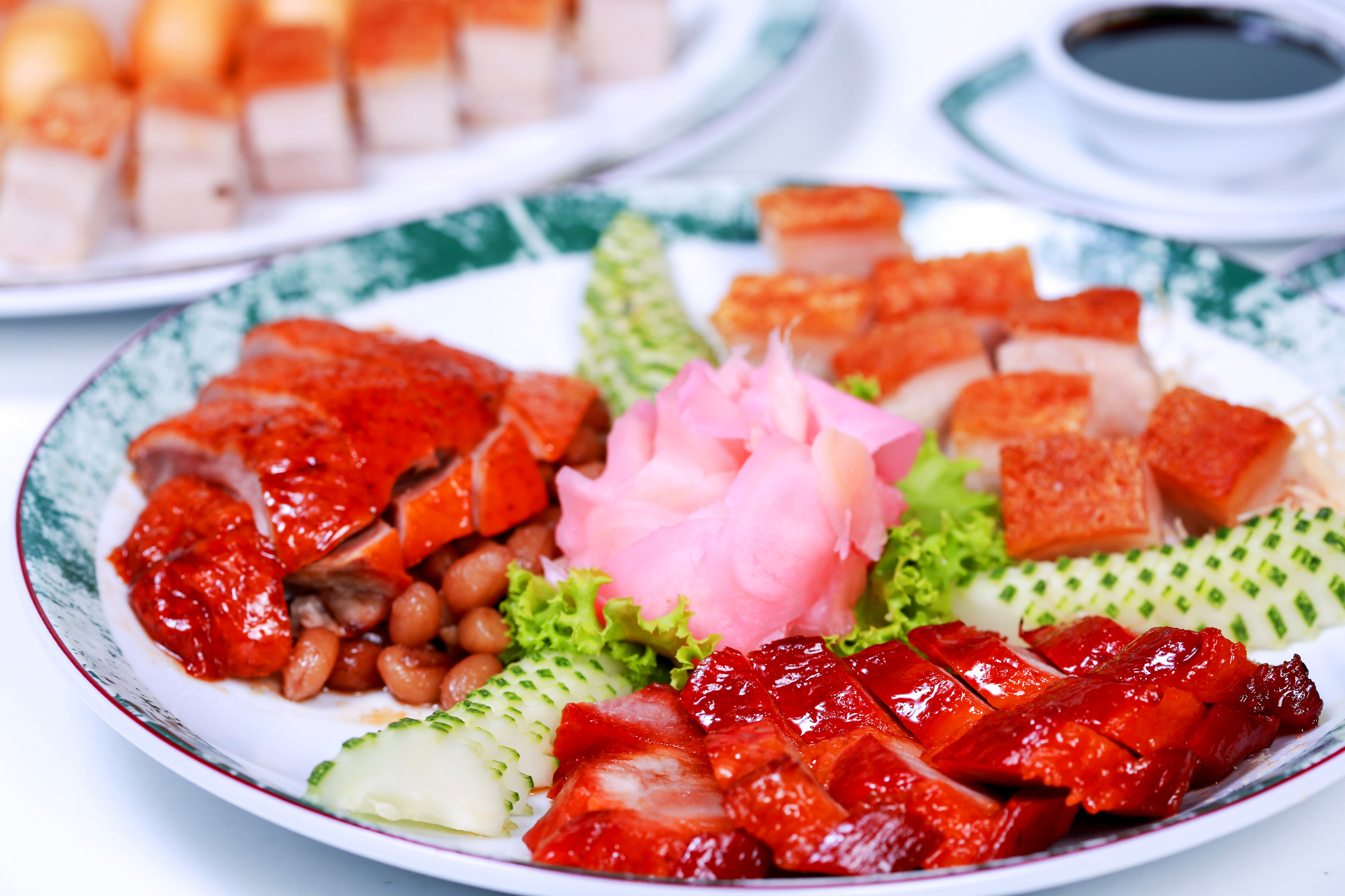 1 ความอร่อยสไตล์กวางตุ้งใน 1 จาน กับ หมูแดง หมูกรอบ และเป็ดย่างรสเลิศ ณ ห้องอาหารจีนไดนาสตี้, โรงแรมเซ็นทาราแกรนด์ฯ เซ็นทรัลเวิลด์