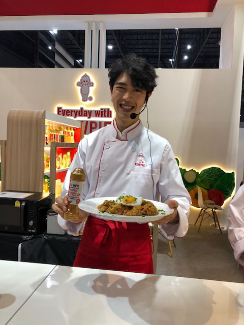 Makro HoReCa 2019 คิวพีเอาใจสาวกคนชอบเผ็ดด้วย “มายองเนสศรีราชา”