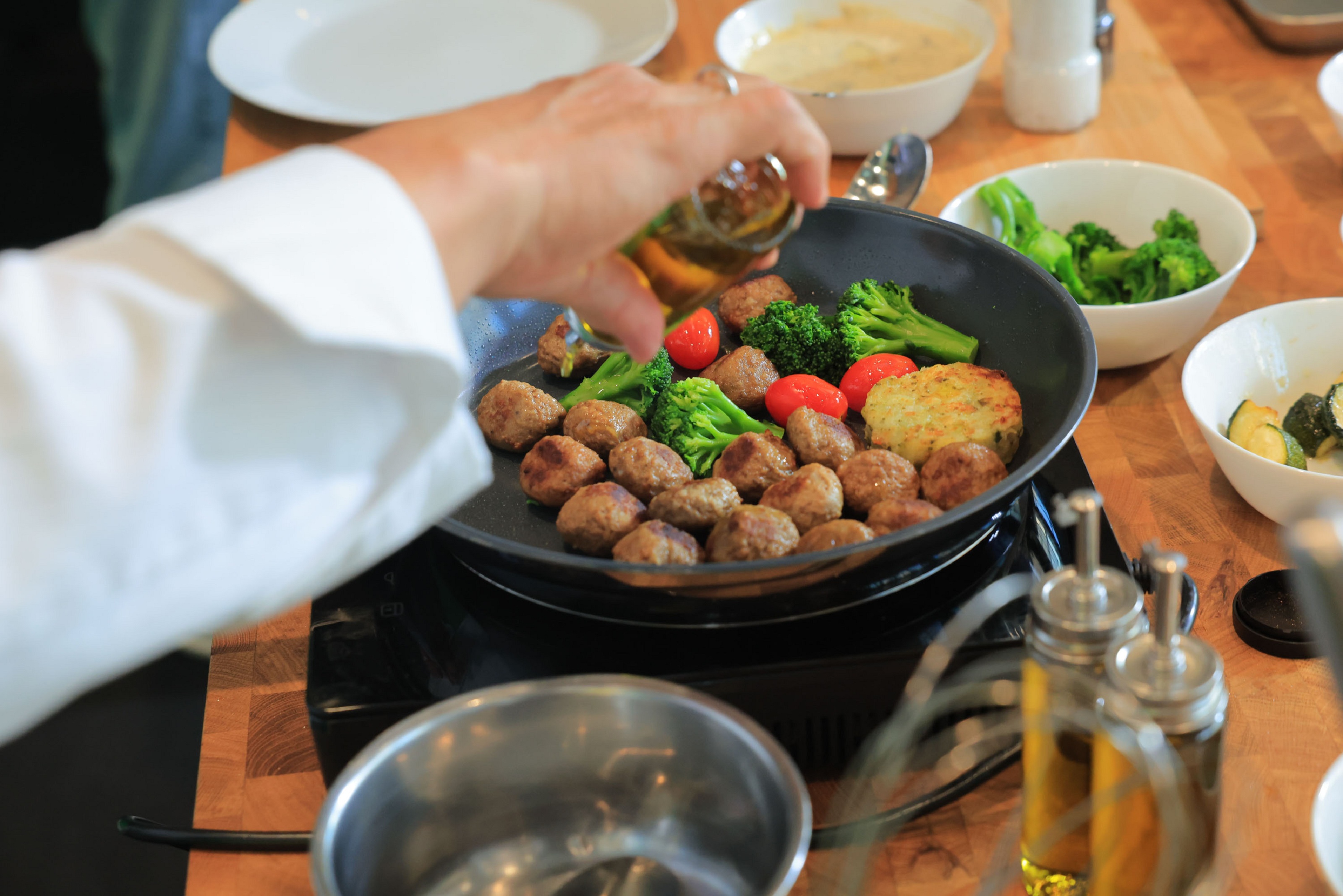 อิเกีย จับมือ ‘เชฟเอียน’ เปิดตัว 2 เมนูพิเศษ  ภายใต้แคมเปญ “I’m Fine Dining with IKEA” ชวนสัมผัสประสบการณ์ไฟน์ไดนิ่งที่เข้าถึงง่าย พร้อมต่อยอดความอร่อยที่บ้าน