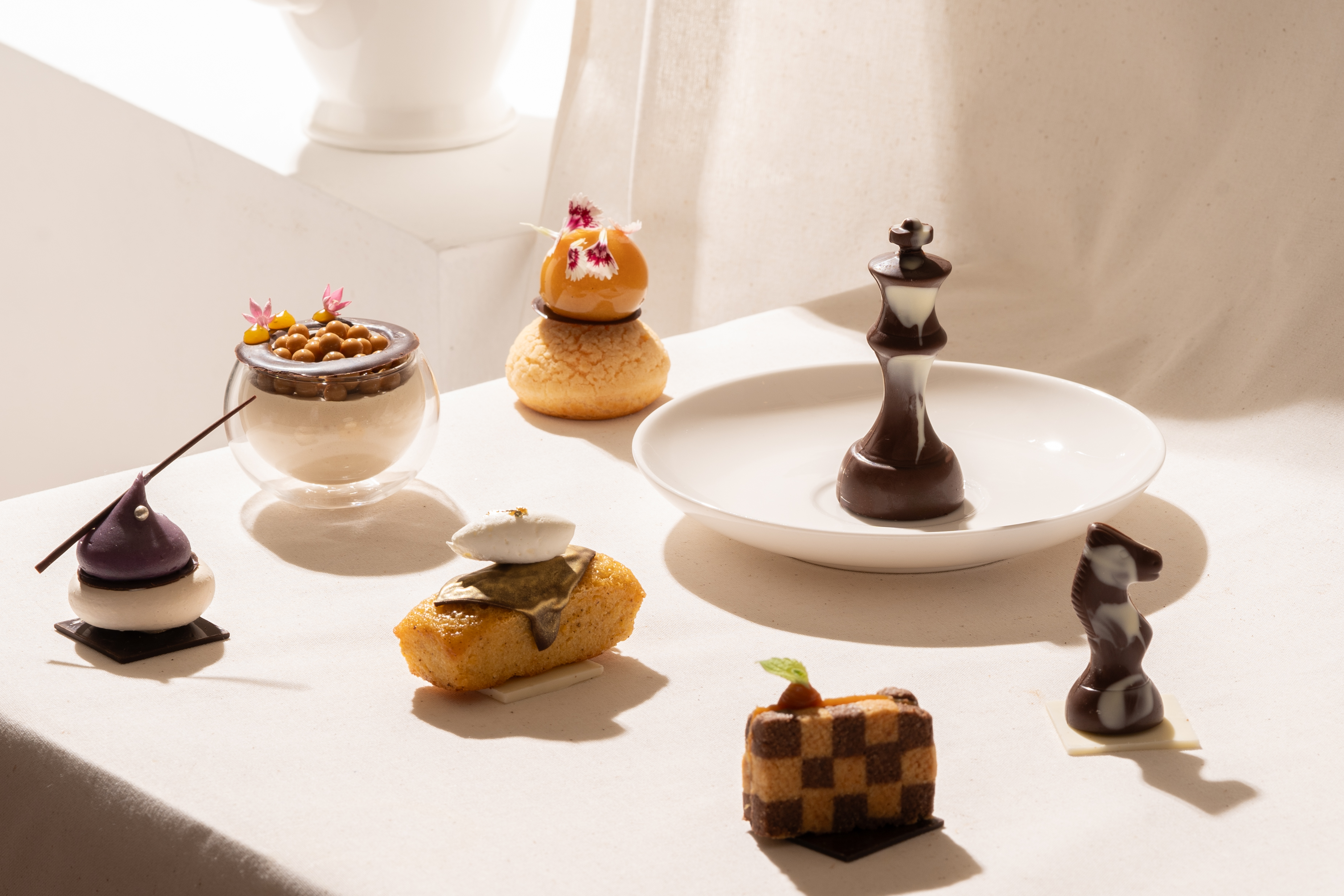 เพลิดเพลินกับชุดน้ำชายามบ่าย “MOSAIC: A Work of Art Afternoon Tea”  ที่อนันตรา สยาม กรุงเทพฯ 	