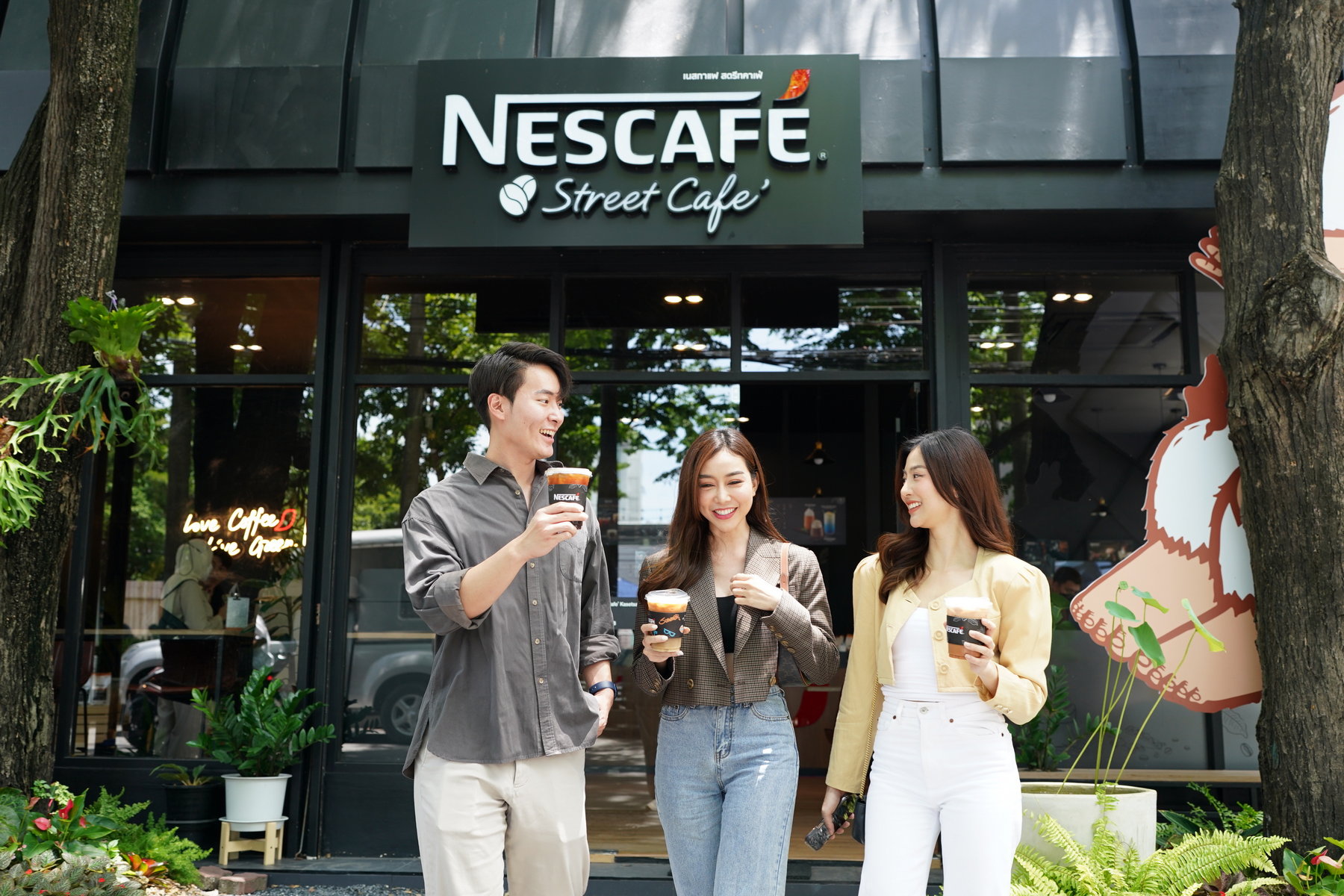 “Lift Up A Good Spirit ปลุกทุกความรู้สึกดี ๆ” ที่ เนสกาแฟ สตรีท คาเฟ่!  จิบกาแฟสดสุดชิล พร้อมเปิดตัวคอลเลคชั่นพิเศษ “NESCAFÉ Street Café x Alex Face”