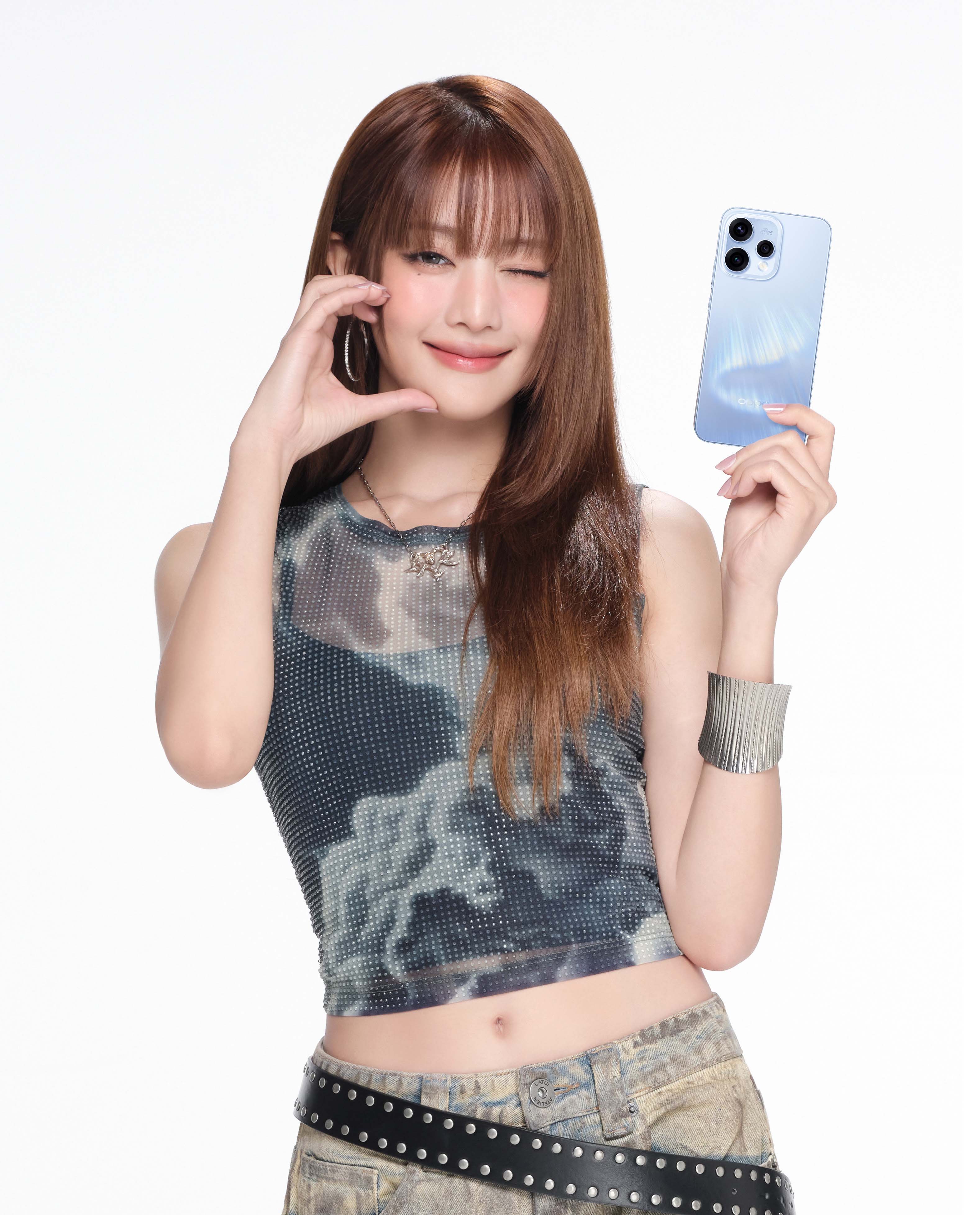  “มินนี่ i-dle” ฟอร์มแรงไม่หยุด ปิดกล้องหนังไทยเรื่องแรกปุ๊บ  เตรียมปล่อยลุคใหม่รับปี 2026 ทันที ในงานเปิดตัว OPPO Reno15 Series 5G 8 ม.ค. นี้ สำนักพิมพ์แม่บ้าน