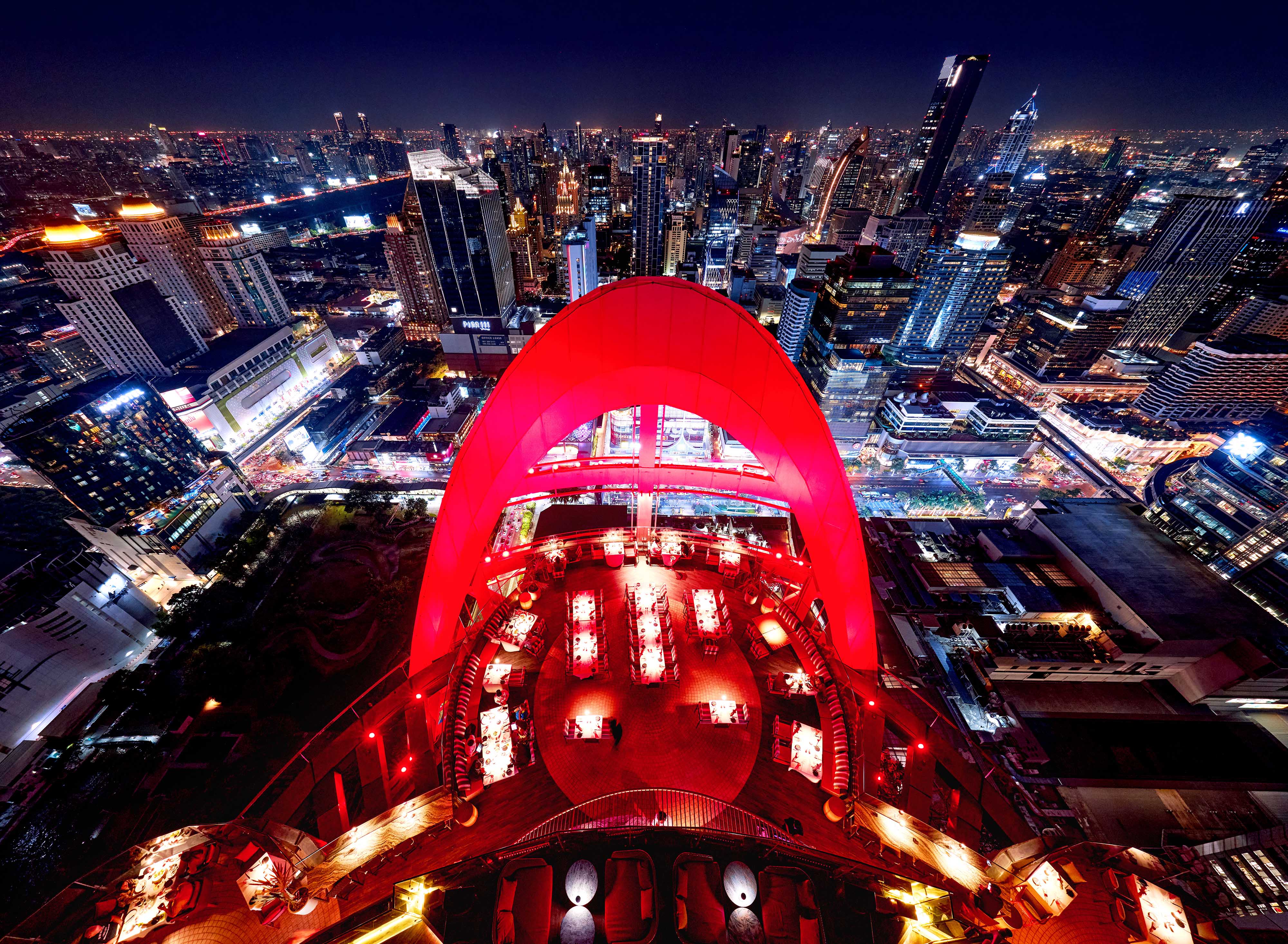 เช็คอินดินเนอร์หรูบนชั้น 55 ลิ้มลองเมนูซิกเนเจอร์ใหม่จากเชฟลูก้า รุสโซ่ ใจกลางมหานคร