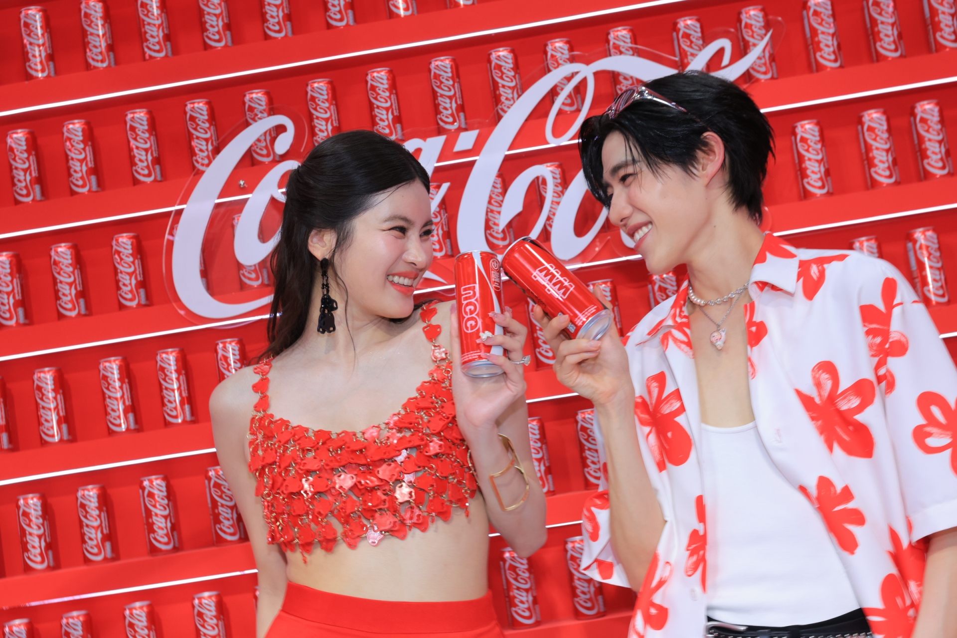 แต้งกิ้ว คุณพีพี! “พีพี–กฤษฏ์” ชวน “ออน–สมฤทัย” แชร์ “โค้ก” แชร์ความสุขให้กัน ผ่านแคมเปญ “ส่ง Coke ให้” สร้างปรากฏการณ์ใหม่กลางลานเซ็นทรัลเวิลด์! สำนักพิมพ์แม่บ้าน