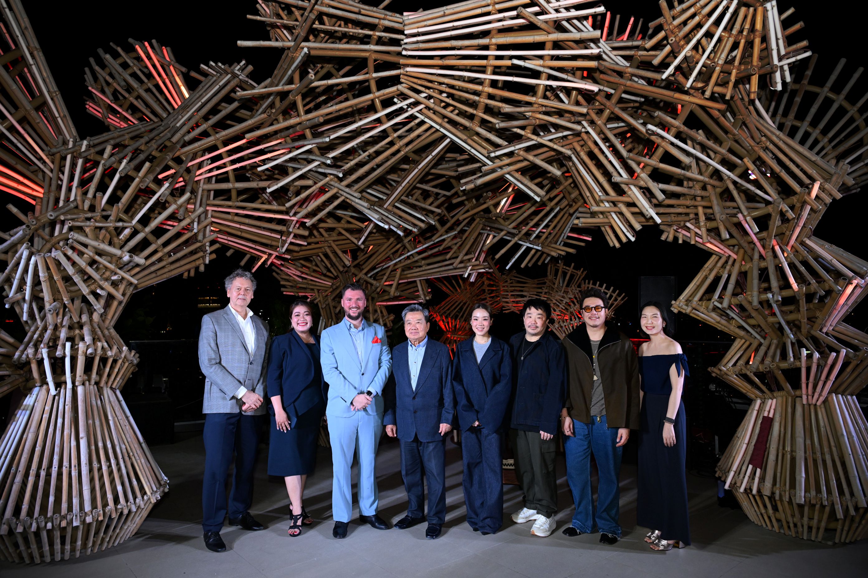 ม็อกซี่ แบงคอก ราชประสงค์ ฉลองเปิดร้าน สาโท ซัง รูฟท็อปบาร์ใหม่บนชั้นดาดฟ้าที่ผสานวัฒนธรรมไทย–อีสาน และญี่ปุ่นมาบรรจบกันผ่านรสชาติ งานคราฟต์ และวัฒนธรรม สร้างชีวิตชีวาใจกลางกรุงเทพฯ สำนักพิมพ์แม่บ้าน