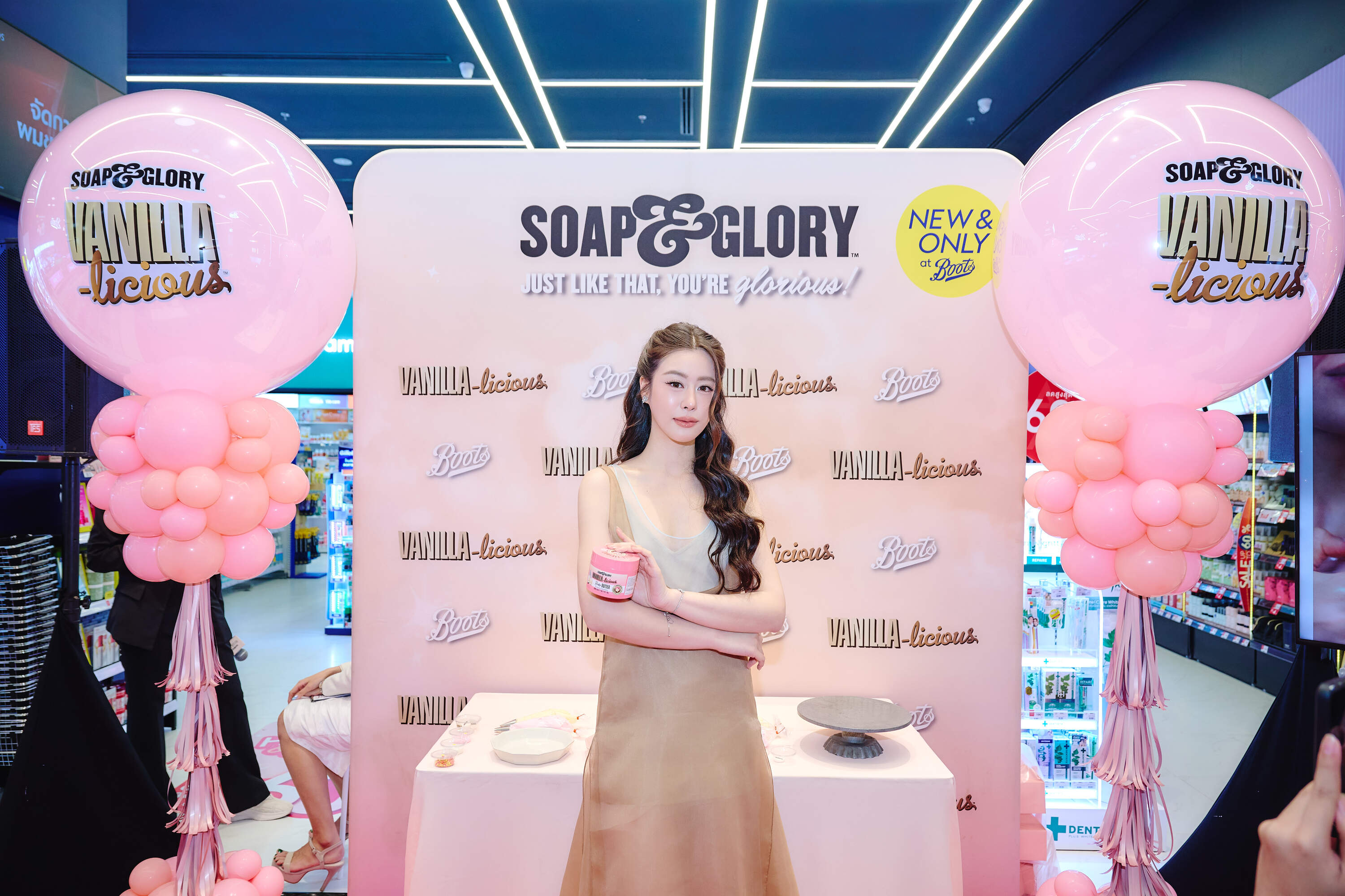 Soap & Glory ชวน “แบม – สราลี” สัมผัสเสน่ห์หอมหวานละมุนแบบ ‘Vanilla-licious’ ในเวิร์คชอปคัพเค้กสุดเอ็กซ์คลูซีฟ เติมเต็มวันแสนอบอุ่นด้วยกลิ่นหอมใหม่ล่าสุด