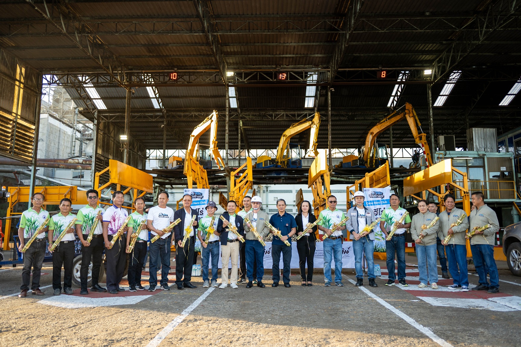 กลุ่มน้ำตาลไทยรุ่งเรือง โรงงานศรีเทพ เปิดหีบอ้อยฤดูกาลใหม่ กระตุ้นส่งอ้อยสด ลดเผา ส่ง Cane Hero Club ฮีโร่สร้างสุข ดูแลบริการ จัดกิจกรรม พร้อมปั้นเพชรบูรณ์ “จังหวัดอ้อยสะอาด” วางเป้าปิดฤดูกาลลดสัดส่วนอ้อยไฟไหม้ไม่เกิน 10%