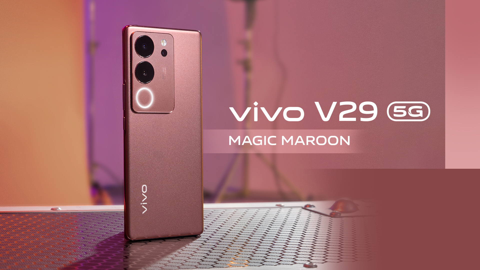 vivo ปล่อยเซตภาพถ่าย ‘ออร่าพอร์ตเทรต พิเศษทุกความรู้สึก’ กับ V29 5G ‘สีแดงเข้ม Magic Maroon’