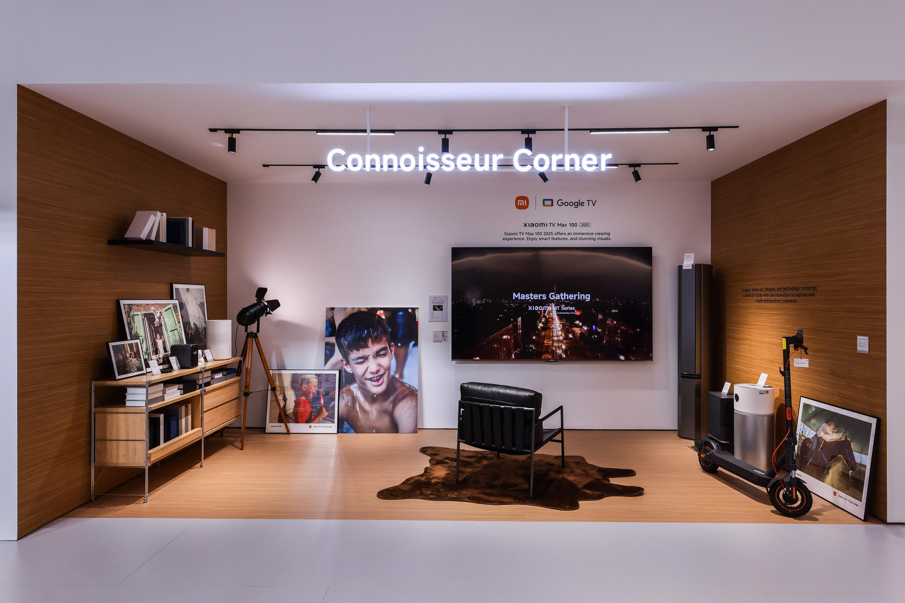 เสียวหมี่จัดแสดงการเชื่อมต่ออัจฉริยะ (Connected Intelligence) ที่งาน MWC 2025 โชว์นวัตกรรมไปกับ Xiaomi 15 Series, Xiaomi HyperOS 2, ผลิตภัณฑ์ AIoT  และรถยนต์ไฟฟ้าอัจฉริยะ EV