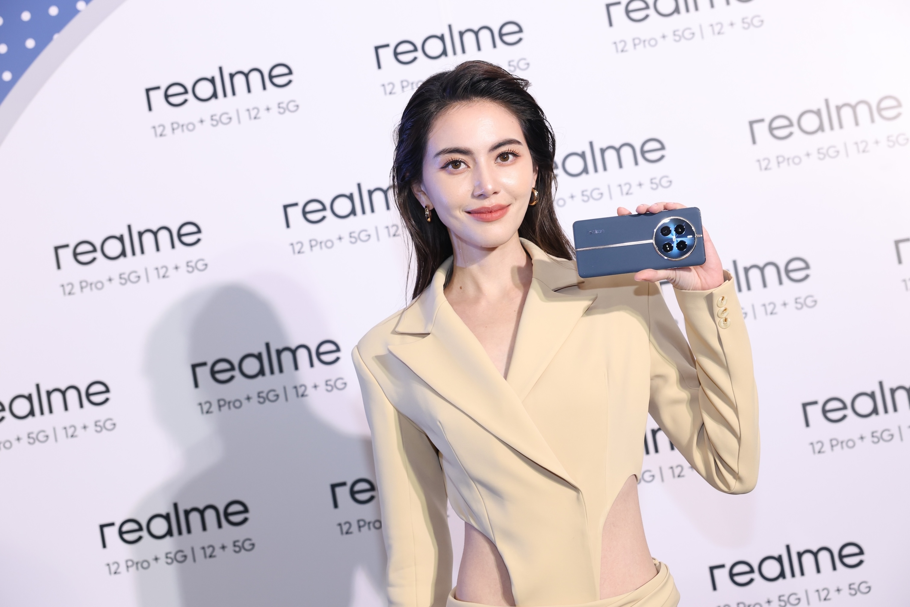 ใหม่-ดาวิ จัดใหญ่! ในงานเปิดตัว “realme 12Pro+ 5G และ realme 12+ 5G”  ชูกล้องเพอริสโคปและโทนภาพซีเนมาติกสุดว้าวครั้งแรกและหนึ่งเดียวในเซกเมนต์ โดนใจสายไลฟ์สไตล์กับคอนเซ็ปต์ “BE A PORTRAIT MASTER!”