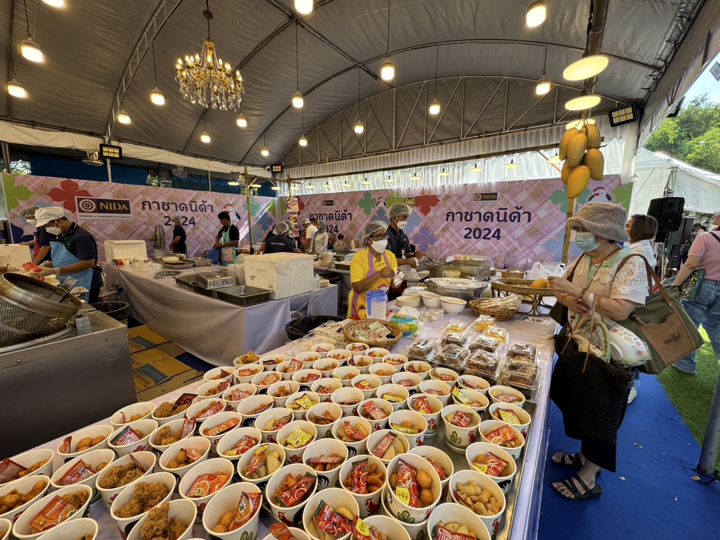 สหฟาร์ม ร่วมออกบูธ “ร้านกาชาดนิด้า 2024”