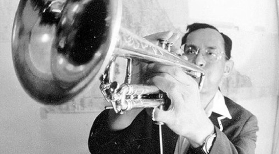 พระอัจฉริยภาพทางดนตรีที่ประจักษ์ในใจพสกนิกรชาวไทย สำนักพิมพ์แม่บ้าน