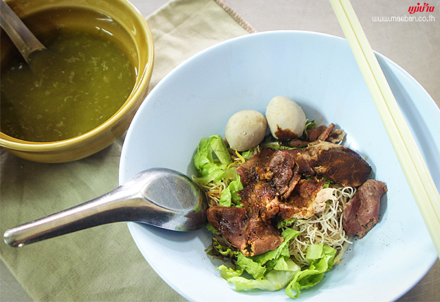 ก๋วยเตี๋ยวเนื้อแห้งลูกชิ้น ก๋วยเตี๋ยวเนื้อแห้งลูกชิ้น