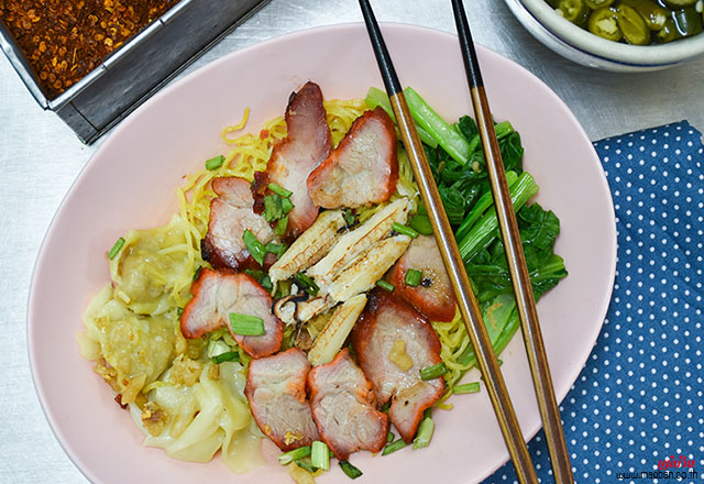 บะหมี่เกี๊ยวกุ้งหมูแดงปู บะหมี่เกี๊ยวกุ้งหมูแดงปู