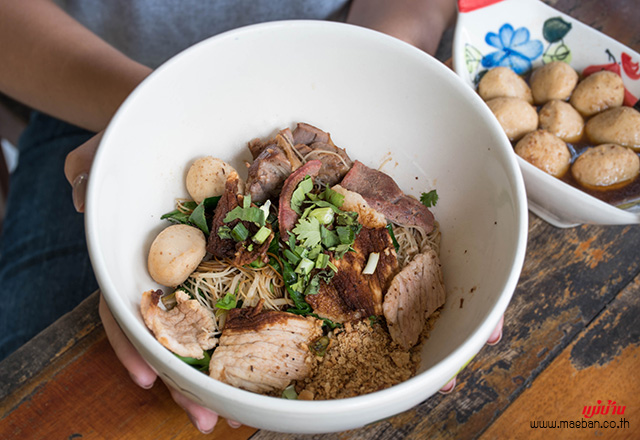 เส้นหมี่แห้งหมู เส้นหมี่แห้งหมู