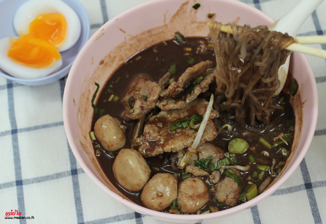 เส้นเล็กหมูน้ำตก เส้นเล็กหมูน้ำตก